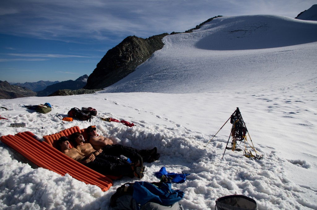 Dent Blanche (2012) 01